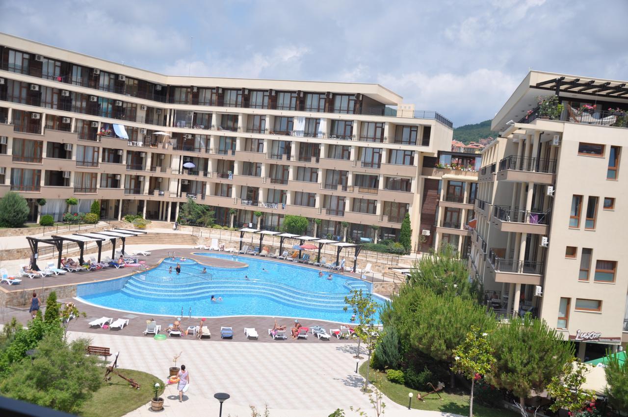 Luxor Apartments Поморие Экстерьер фото
