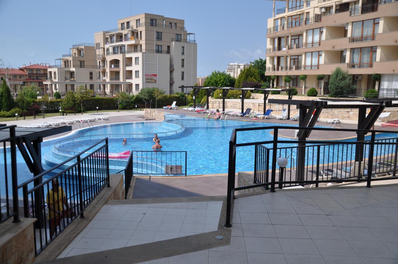 Luxor Apartments Поморие Экстерьер фото